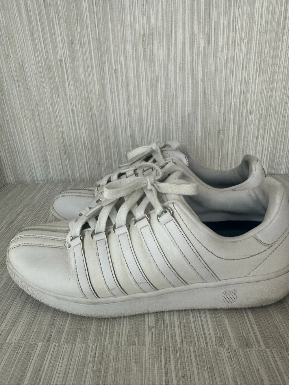 K-Swiss White Men's Lace-Up Sneakers size 8.5